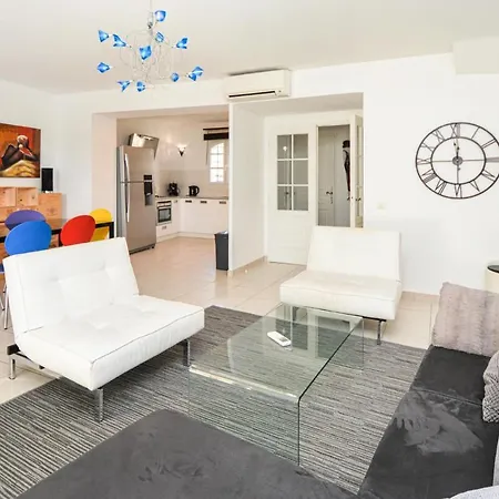 In With Kitchen Nyaraló *